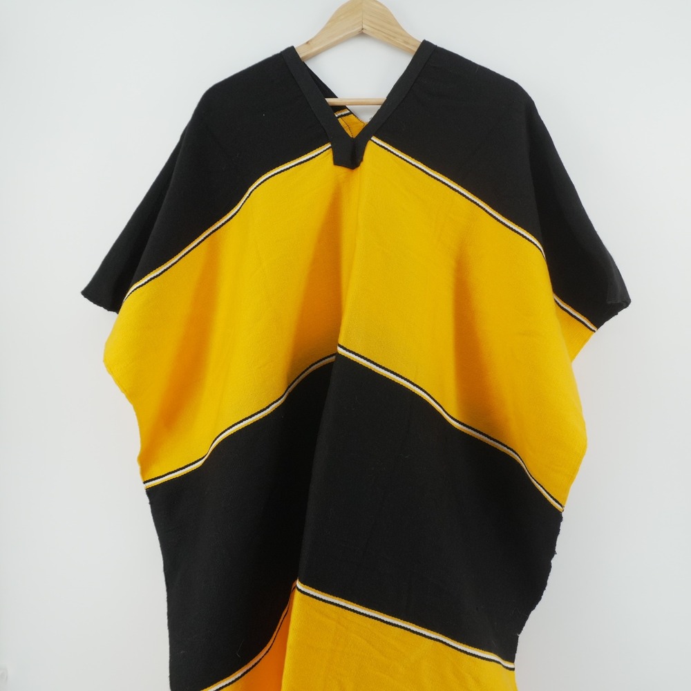 Pittsburgh Steelers Poncho Black Yellow Woven Fringe Acrylic Cotton One Size - Picture 4 of 4